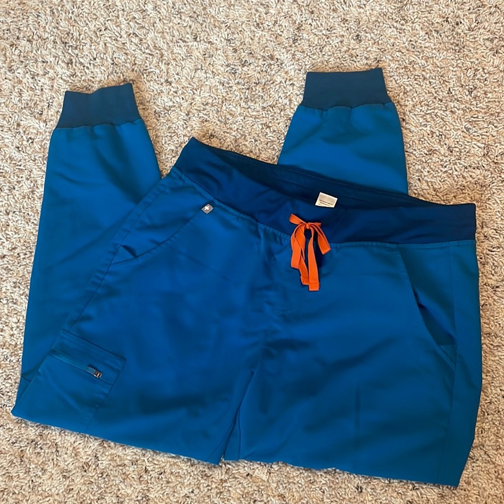 Blue Zamora FIG scrub joggers